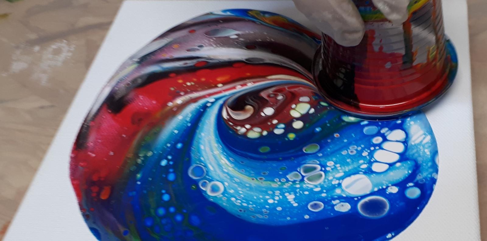 acrylique pouring technique floating cup